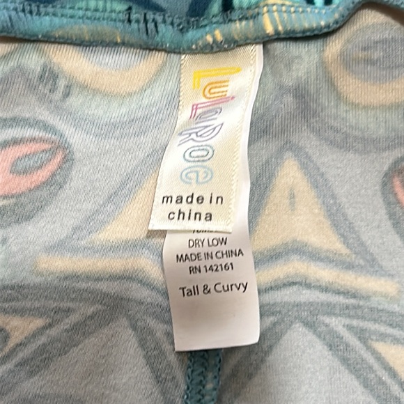 NEW LulaRoe Novelty Print Leggings TC Tall & Curvy Geometric Abstract Blue - Picture 3 of 7